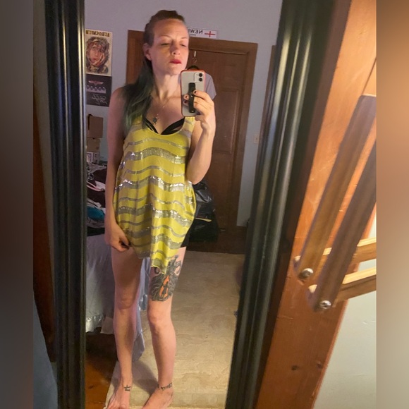 A WIDE VARIETY OF STYLES & SIZES FOR THE WHOLE FAMILY~BARGAINS EVERYWHERE! - Picture 7 of 15